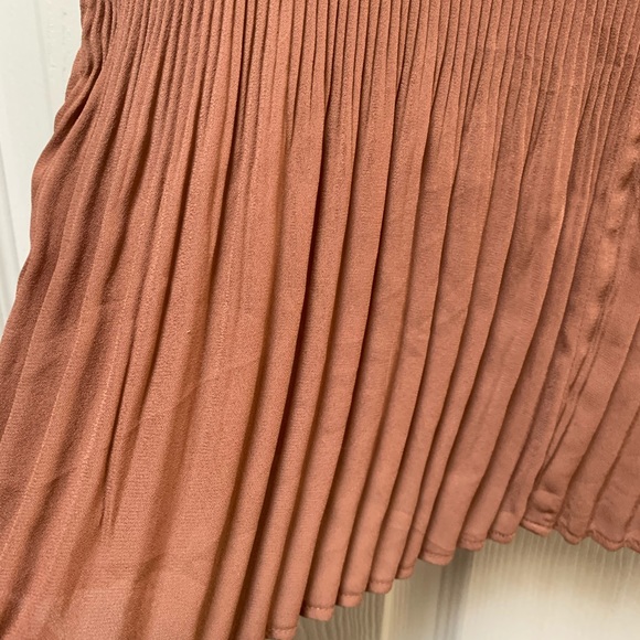 Very flattering pleated rusty tank DEX brand - Picture 2 of 4